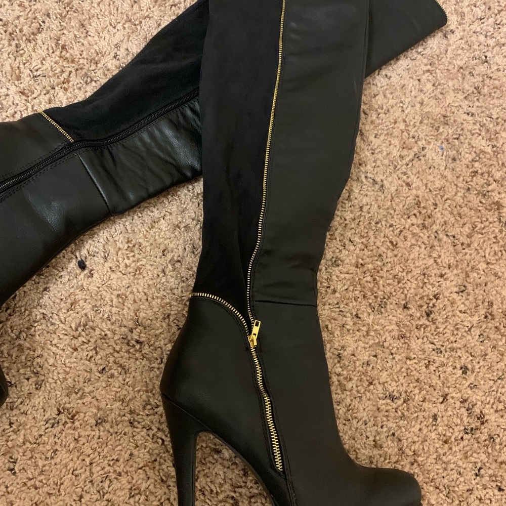Black Leather/Suede Knee Boot